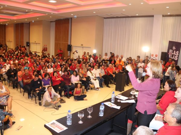 Fátima Bezerra mencionou, em seu discurso, que Zenaide é um fenômeno político (Foto: Divulgação)