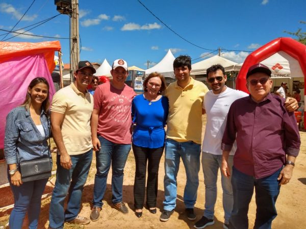 Zenaide Maia em Currais novos com o prefeito Odon Júnior, Jaime Calado e amigos — Foto: Divulgação