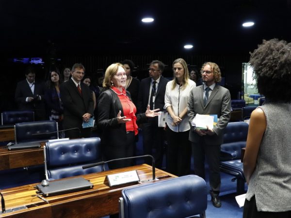 Senadora Zenaide no Congresso falando sobre as mulheres — Foto: Divulgação