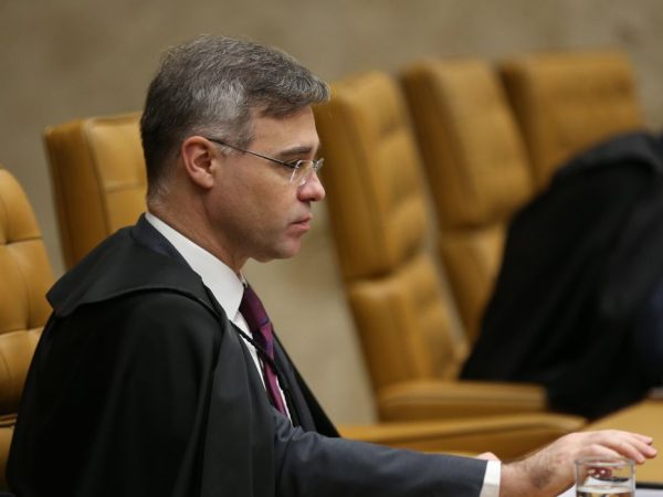 Brasília (DF) 07/06/2023 - O ministro do Supremo Tribunal Federal (STF), André Mendonça durante  julgamento do marco temporal de terras indígenas. O caso põe em lados opostos ruralistas e povos originários, e está parado na Corte desde 2021.O tema tem relevância porque será com este processo que os ministros vão definir se a tese do marco temporal tem validade ou não. O que for decidido valerá para todos os casos de demarcação de terras indígenas que estejam sendo discutidos na Justiça.
Foto: José Cruz/Agência Brasil