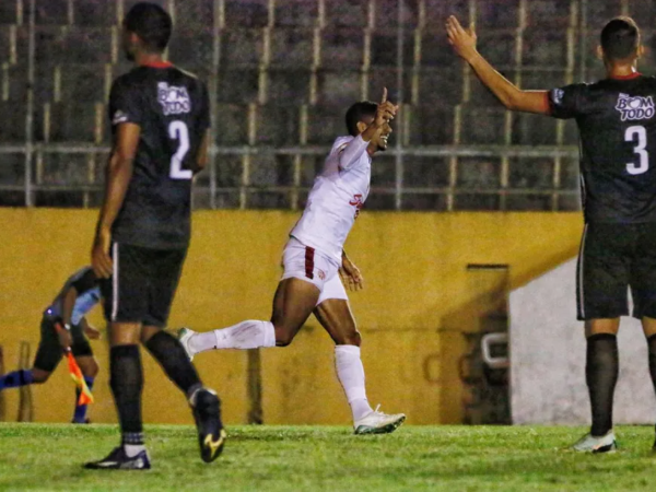 A equipe de Leandro Sena chegou aos 16 pontos, na liderança isolada do Grupo B. — Foto: Canindé Pereira/América FC