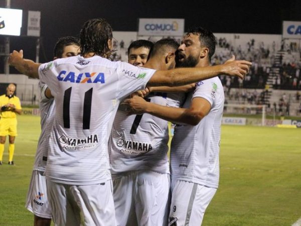 Echeverría e Dalberto marcaram os gols da nova vitória Alvinegra na segunda divisão do país (Foto: Andrei Torres/ABC FC)