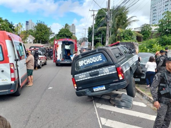 acidente-estados- Acidente ocorreu entre as avenidas Maranhão e Mato Grosso em João Pessoa — Foto: Antônio Vieira/TV Cabo Branco