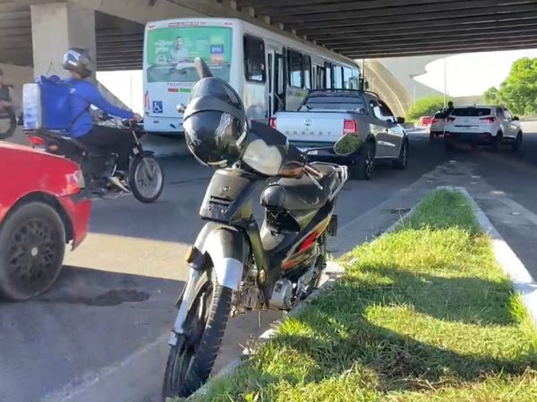 Adolescente ficou gravemente ferido em acidente envolvendo ônibus e moto — Foto: Flávio Fernandes/TV Cabo Branco