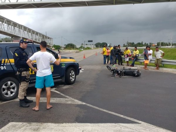 Motociclista morreu após cair da moto e ser atropelado por caminhão na BR-101, em Panamirim, na Grande Natal (Foto: Lamonier Araújo/Inter TV Cabugi)