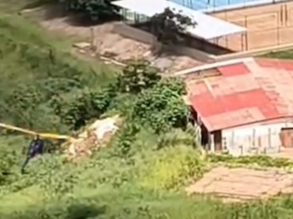 Momento da queda do helicóptero em Campina Grande — Foto: Reprodução