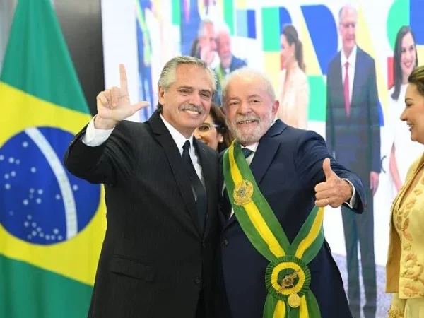 A China também deverá ser visitada pelo presidente brasileiro ainda no primeiro semestre deste ano. — Foto: Reprodução/Twitter