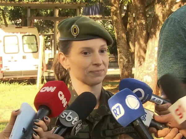 Brasília (DF) 02/04/2025 - A capitão do Exército Brasileiro Etiene Busnello, ingressou no serviço militar como médica voluntária, em 2012. Um ano depois, após prestar concurso público, ela passou a integrar as forças armadas como militar de carreira.
Frame TV Brasil