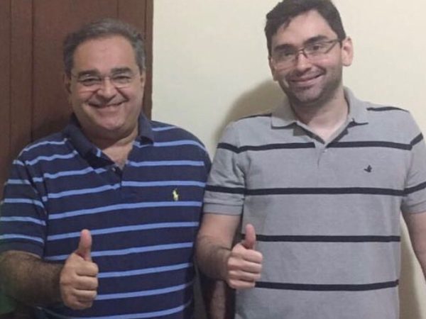 Prefeito de Natal, Álvaro Dias (PSDB), com o filho Adjuto Dias, candidato a deputado estadual pelo MDB. — Foto: Reprodução