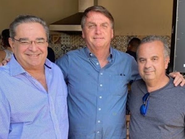 Álvaro Dias ao lado de Bolsonaro e Rogério Marinho. — Foto: Reprodução