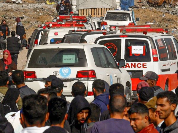 A convoy of ambulances and a UN truck heads towards north Gaza during a temporary truce between Israel and Hamas, near Gaza City November 24, 2023. REUTERS/Ibraheem Abu Mustafa