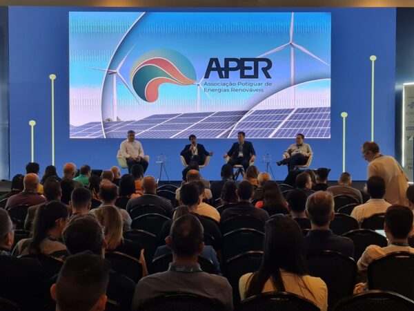 A APER esteve presente mais uma vez no Fórum de Energias Renováveis. — Foto: Divulgação