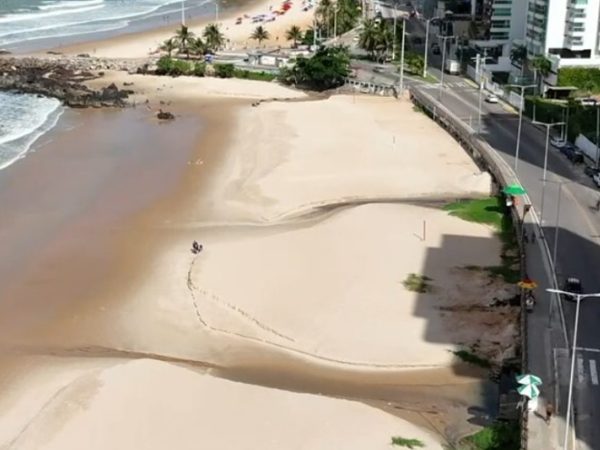 Mancha na Praia de Areia Preta, em Natal (RN), Rio Grande do Norte — Foto: Reprodução/Inter TV Cabugi