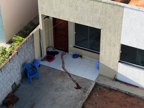Ataque de pitbull aconteceu dentro de quintal de casa onde homem trabalhou limpando mato — Foto: Inter TV Cabugi