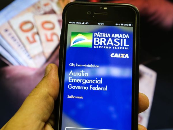Banco faz o último crédito a beneficiários nascidos em dezembro. — Foto: © Marcello Casal Jr/Agência Brasil