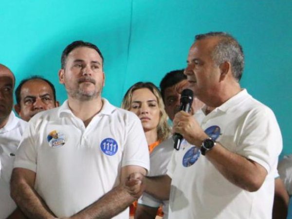 A defesa do parlamentar a favor do ex-ministro foi em Jucurutu, no lançamento da candidatura de Nelter Queiroz. — Foto: Divulgação