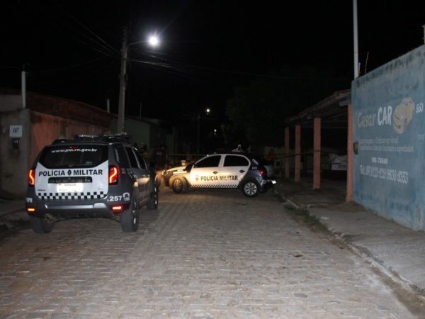 No local, poucas testemunhas quiseram falar com a polícia — Foto: Marcelino Neto/O Câmera