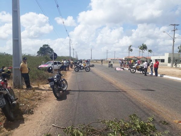 Acidente aconteceu na estrada de Japecanga, em Parnamirim — Foto: Marksuel Figueredo/Inter TV Cabugi