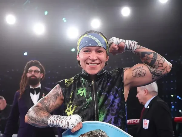 Beatriz Ferreira defendeu seu cinturão do peso leve (até 60kg) e venceu por por decisão unânime a francesa Licia Boudersa - em 14/12/2024