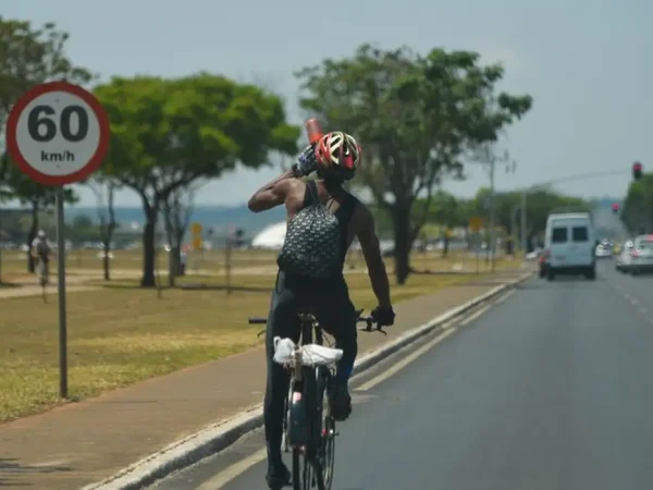 Por saúde e economia, brasilienses têm trocado o carro pela bicicleta