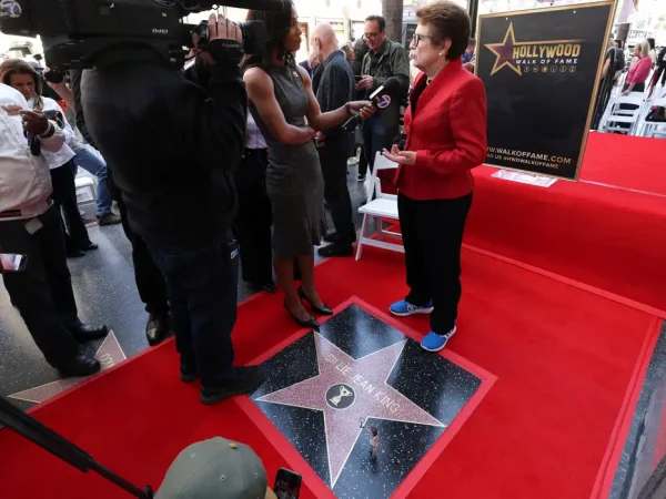 Billie Jean King na Calçada da Fama de Hollywood
 7/4/2025   REUTERS/Mario Anzuoni