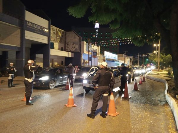 Blitz da Lei Seca abordou 579 condutores na Av Presidente Dutra, em Mossoró — Foto: PMRN/Divulgação