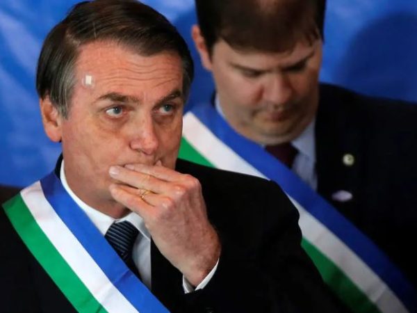 Globo também fez referência à afirmação de Bolsonaro de que não perseguiria a emissora, mas que só renovará sua concessão se o processo estiver 'enxuto' — Foto: Adriano Machado / Reuters