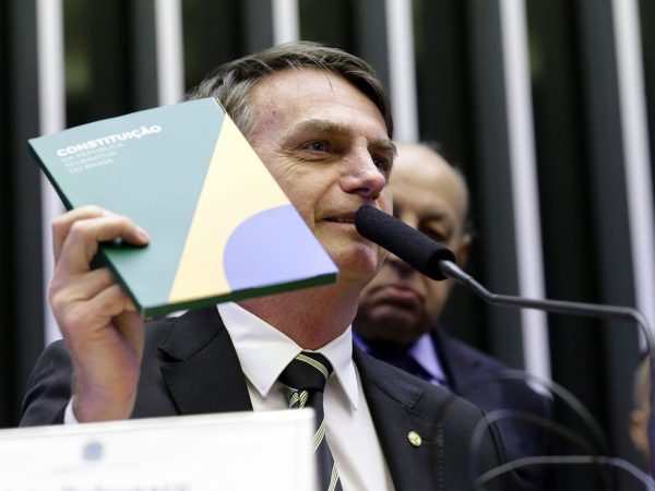 Jair Bolsonaro durante sessão em homenagem aos 30 anos da Constituição no Congresso — Foto: Cleia Viana/Câmara dos Deputados