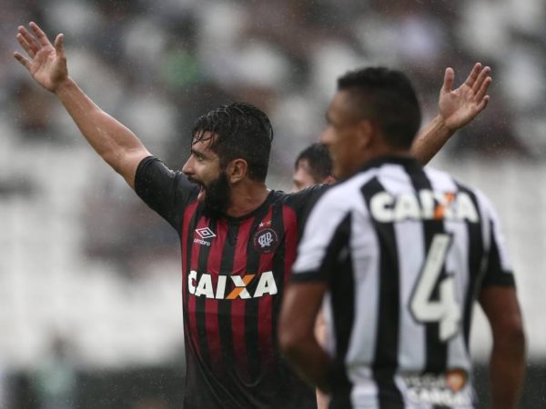 Guilherme foi o autor do gol do Atlético Paranaense (Foto: Andre Mourao/FotoFC)