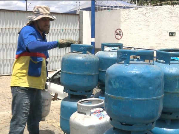 Preço do gás de cozinha aumenta R$ 5 na Paraíba, diz sindicato — Foto: Reprodução/TV Paraíba