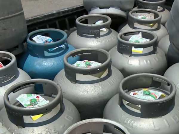 Botijões de gás  — Foto: Reprodução/EPTV