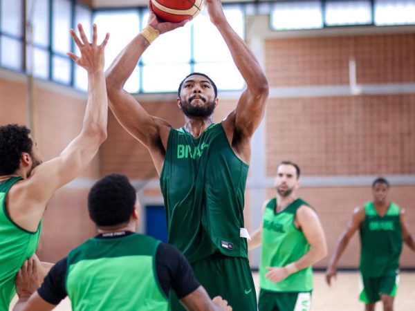 seleção brasileira masculina de basquete - Caboclo em destaque - treino - Paris 2024