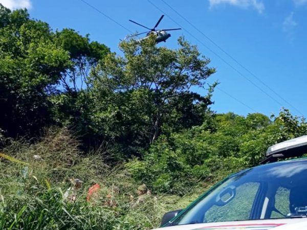 Helicóptero da FAB auxilia nas buscas — Foto: PMRN/Divulgação