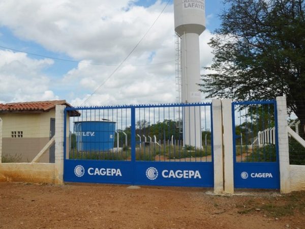 Caixa da Cagepa foi construída dentro da Vila Produtiva Rural Lafayette, em Monteiro, PB  — Foto: Érica Ribeiro/G1/Arquivo