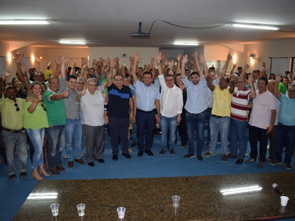 Garibaldi Filho participou de encontro com amigos e lideranças, e do anúncio de apoio à pré-candidatura de Carlos Eduardo (Foto: Divulgação)