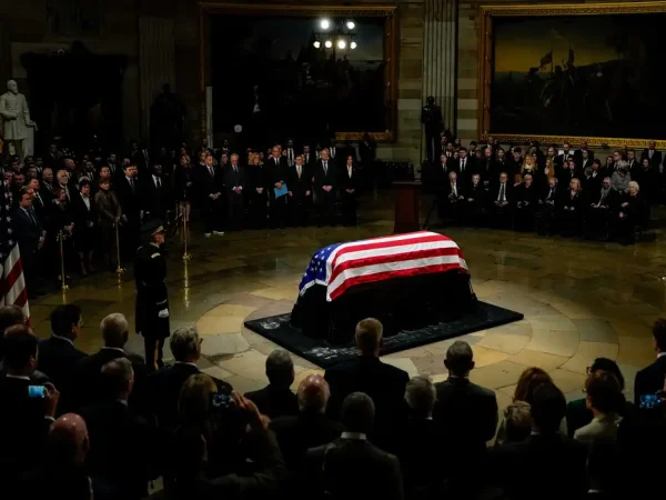 Caixão do falecido ex-presidente dos EUA Jimmy Carter chega à Rotunda do Capitólio dos EUA
07/01/2025
Kent Nishimura/Pool via REUTERS