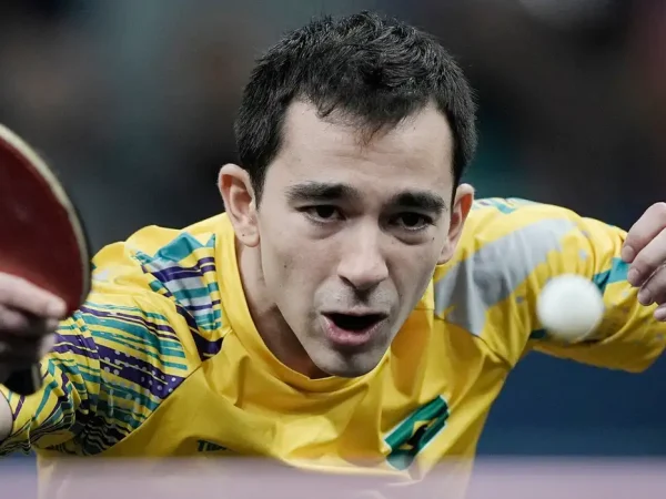 2024.07.31 - Jogos Olímpicos Paris 2024 - Tênis de Mesa Masculino. O atleta Hugo Calderano, do Brasil, joga oitavas do tênis de mesa. Foto: Alexandre Loureiro/COB.