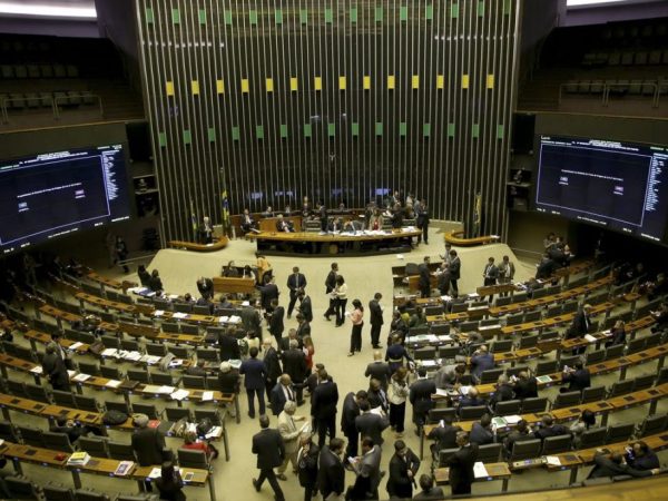 Entre os 251 reeleitos, apenas 108 disseram sim às duas reformas econômicas aprovadas pelo governo Temer (Foto: Wilson Dias/Agência Brasil)
