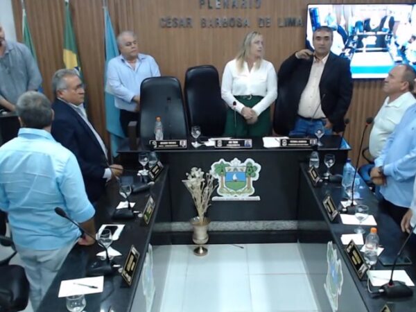 Vice é empossado como prefeito de Tangará, RN, após afastamento de Dr. Airton — Foto: Reprodução