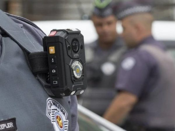 Câmera corporal em uniforme de policial militar do estado de São Paulo. — Foto: Divulgação/Secom/GESP
