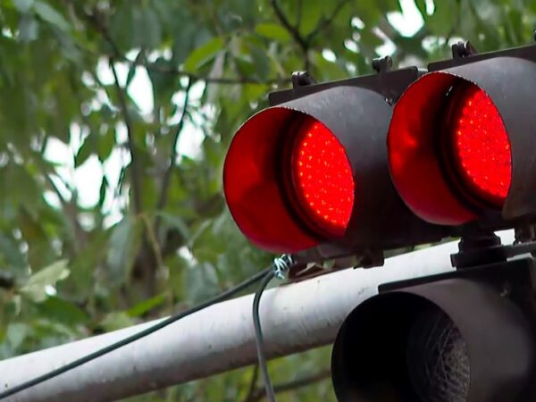 Semáforo vermelho — Foto: Jefferson Severiano Neves/EPTV