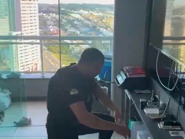 Apreensões em Natal, no Rio Grande do Norte, em caso envolvendo donos de postos de combustíveis — Foto: Divulgação/Polícia Civil