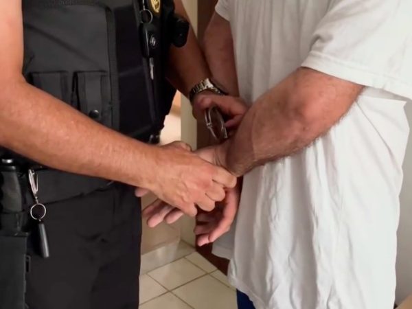 Homem foi preso por homofobia e ameaças a vizinhos em agosto — Foto: Reprodução/PCRN