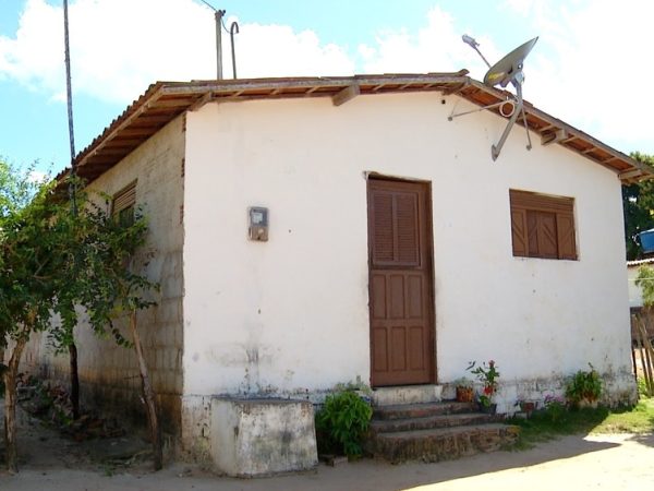 Casa onde os irmãos foram assassinados (Foto: Reprodução/Inter TV Cabugi)