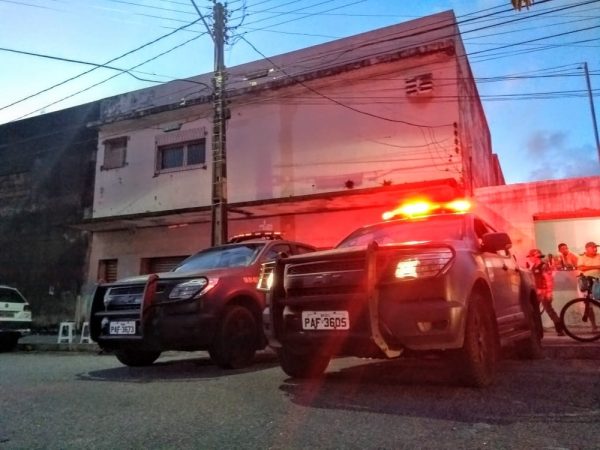 Força Nacional fechou a casa de bingo que funcionava no Alecrim, Zona Leste de Natal — Foto: Acson Freitas/Inter TV Cabugi