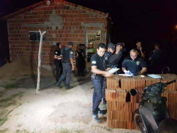 Casal foi assassinado dentro de casa, em uma região conhecida como Nova Mossoró — Foto: José Nílson Ferreira/Passando na Hora