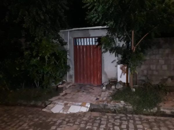 Filho tentou matar o próprio pai e permaneceu dentro de casa, sem avisar ninguém — Foto: Analyson Miqueias/TV Ponta Negra