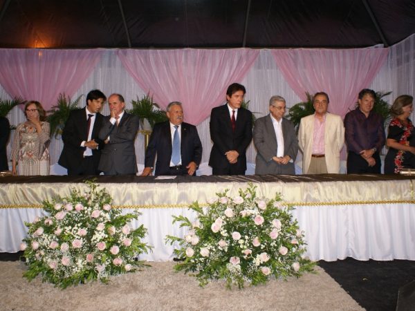 Garibaldi Filho na solenidade de casamento comunitário em Messias Targino – (Foto: Assessoria de imprensa)