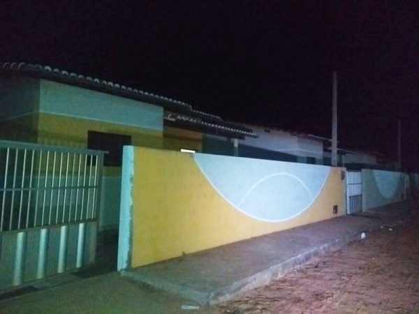 Vítimas foram mortas em duas casas vizinhas, na Rua Praia de Touros, em Touros — Foto: Acson Freitas/Inter TV Cabugi.