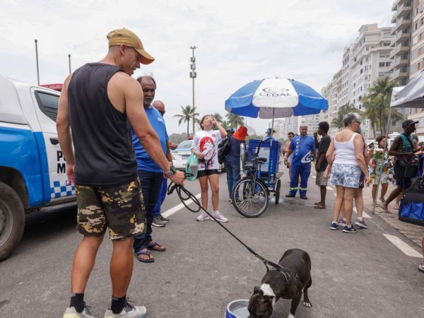 Rio de Janeiro (RJ), 31/12/2025 - Cedae realiza ação de hidratação no Réveillon de Copacabana. Foto: Rafael Campos/Prefeitura do Rio